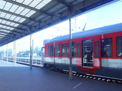 Traukinys į oro uostą