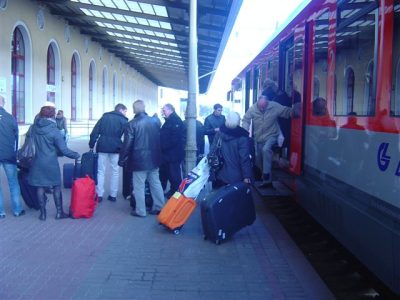 Traukinys į oro uostą