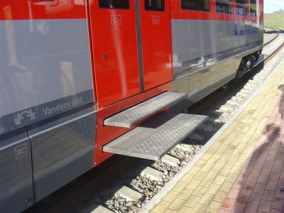 Traukinys į oro uostą