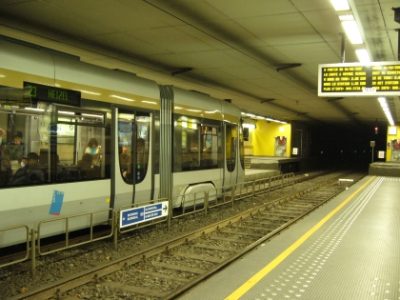 Apynaujis tramvajus metro tunelyje